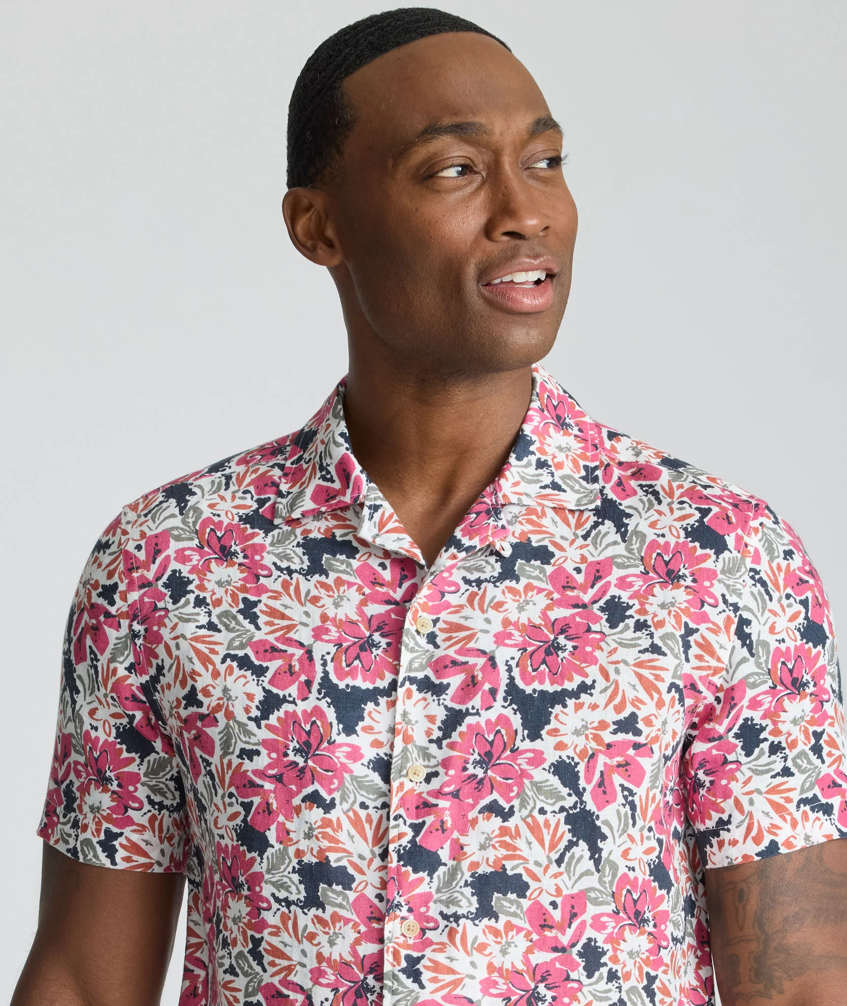 Linen Short-Sleeve Crossman Shirt - Image 2