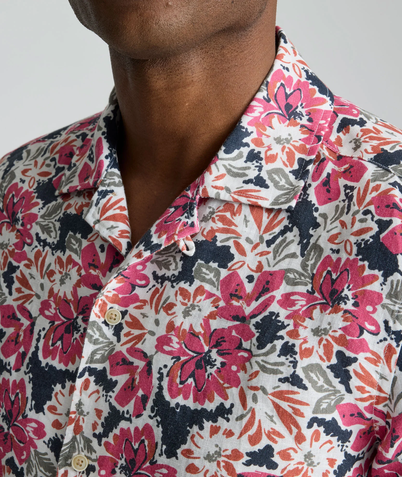 Linen Short-Sleeve Crossman Shirt - Image 3