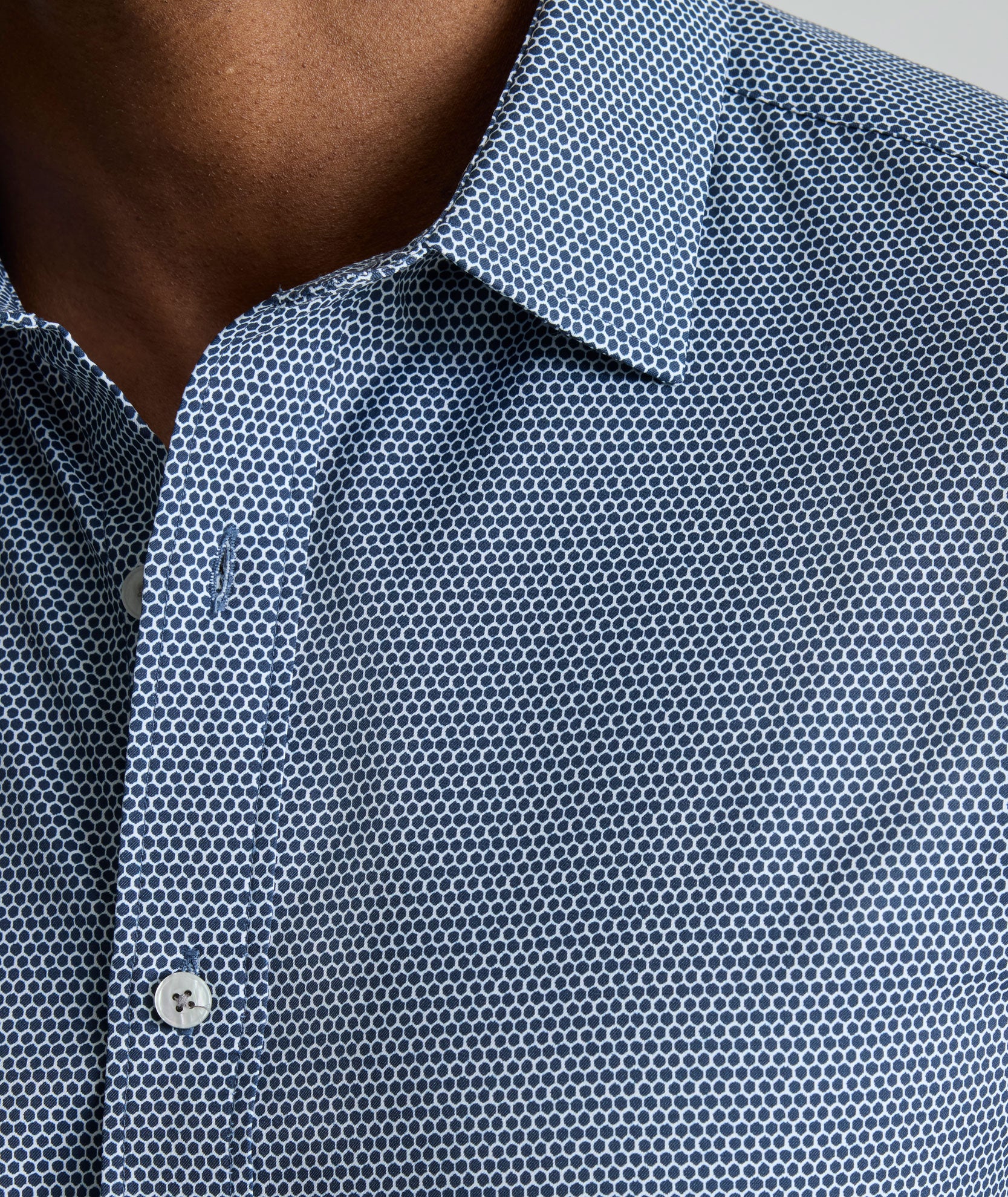 Performance Short-Sleeve Lobo Shirt - Image 3